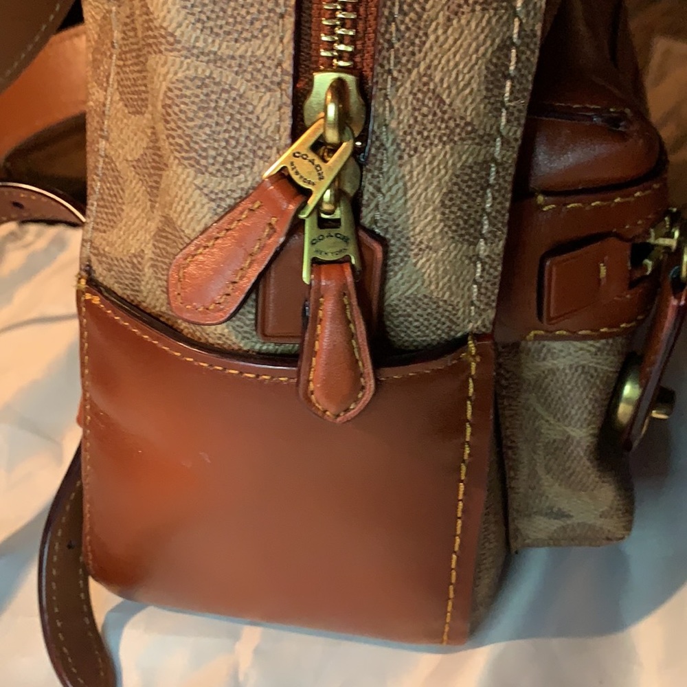 COACH - Picture 7 of 11